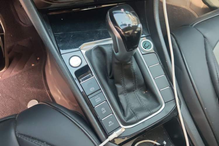 Used Volkswagen Sagitar 2021 280TSI DSG Comfort Connect Edition Gear Lever