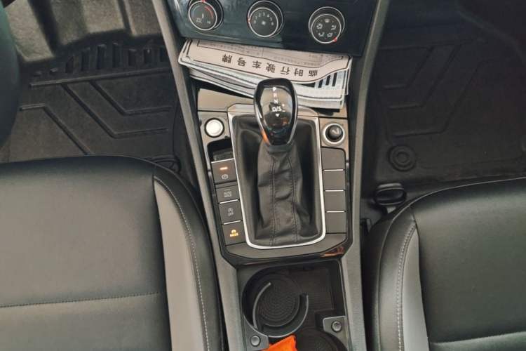 Used Volkswagen Sagitar 2021 200TSI DSG Comfort Connect Edition Gear Lever