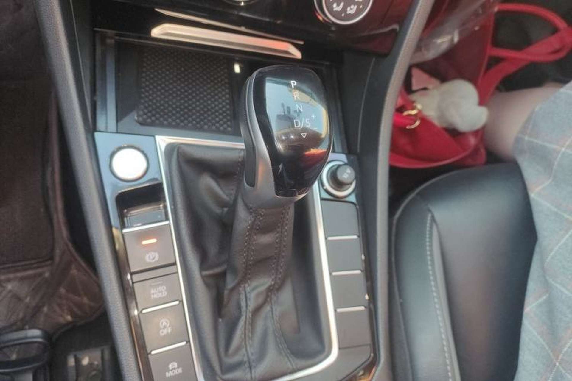 Used Volkswagen Sagitar 2021 280TSI DSG Excellence Edition Gear Lever