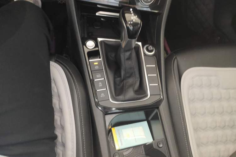 Used Volkswagen Sagitar 2021 280TSI DSG Comfort Connect Edition Gear Lever