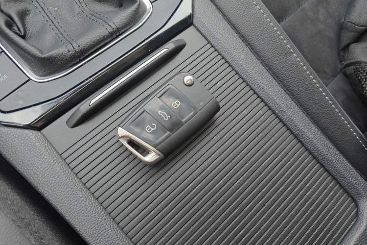Used Volkswagen Sagitar 2021 280TSI DSG Luxury Smart Connectivity Edition Interior 1