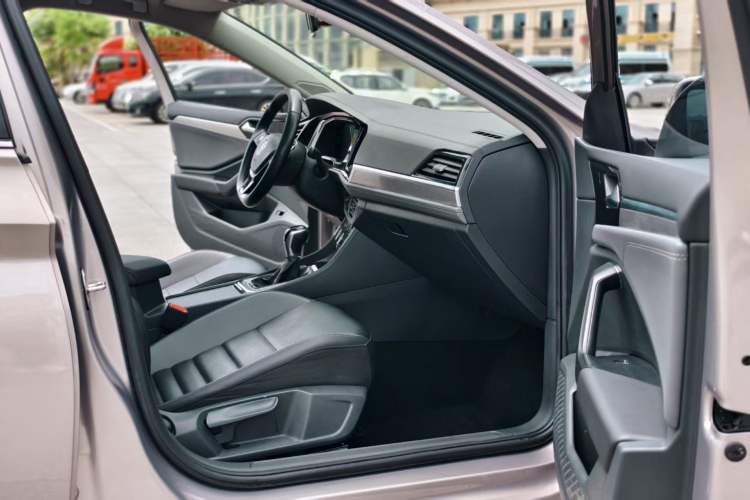 Used Volkswagen Sagitar 2021 280TSI DSG Comfort Connect Edition Interior 4