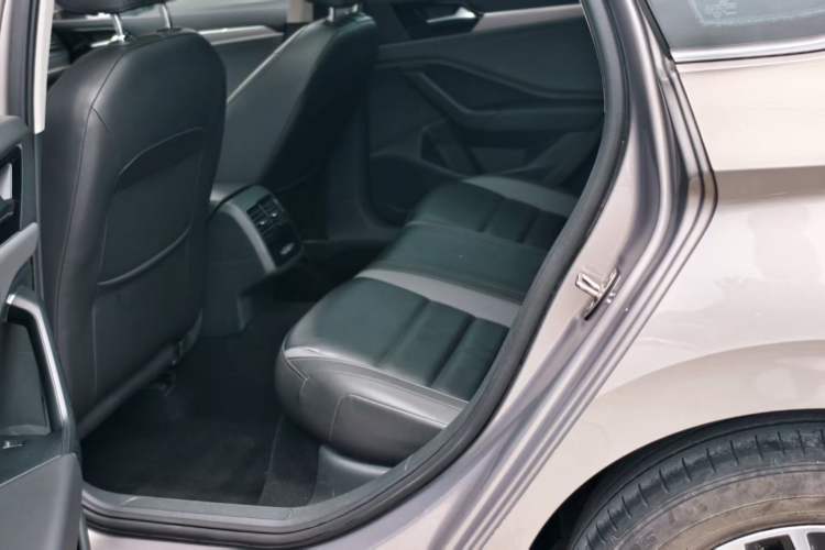 Used Volkswagen Sagitar 2021 280TSI DSG Comfort Connect Edition Interior 5