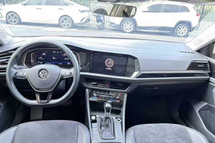 Used Volkswagen Sagitar 2021 280TSI DSG Luxury Smart Connectivity Edition Interior 7