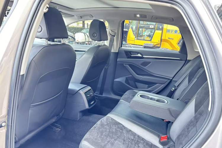 Used Volkswagen Sagitar 2021 280TSI DSG Luxury Smart Connectivity Edition Interior 8