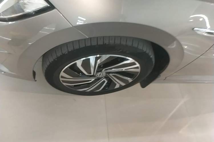 Used Volkswagen Sagitar 2021 280TSI DSG Excellence Edition Left Front Wheel Hub