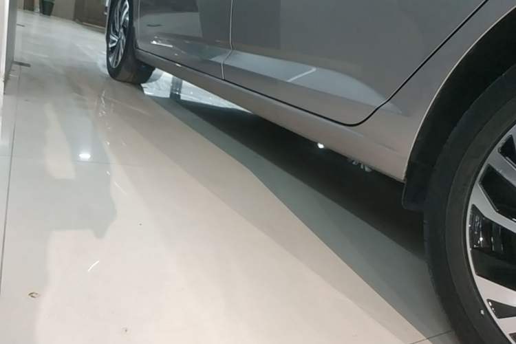 Used Volkswagen Sagitar 2021 280TSI DSG Excellence Edition Left Side Sill