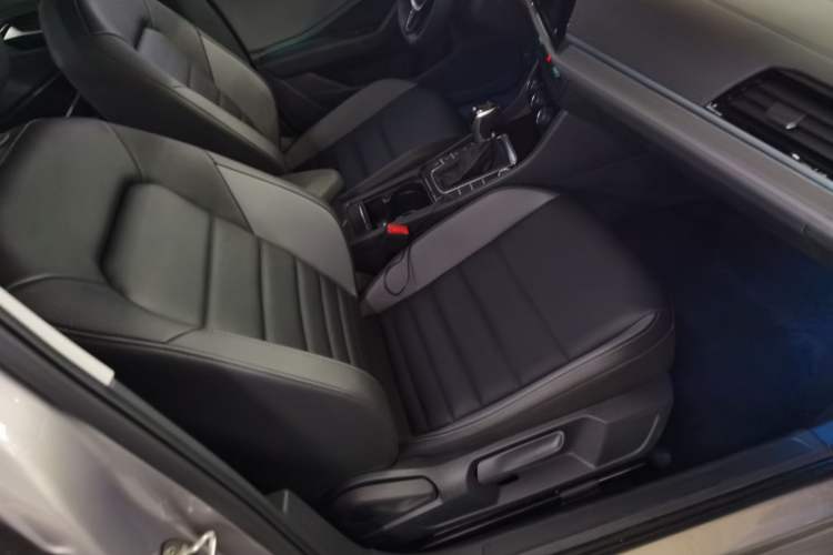 Used Volkswagen Sagitar 2021 280TSI DSG Excellence Edition Right Front Seat