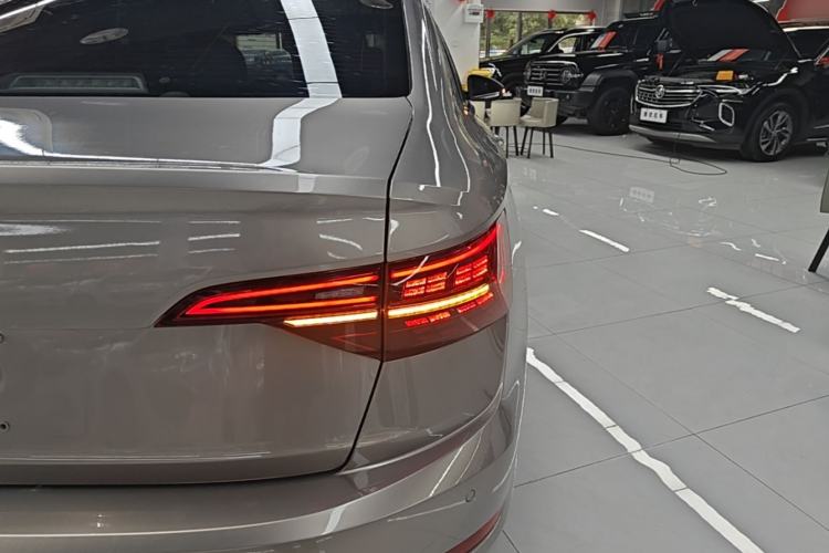 Used Volkswagen Sagitar 2021 280TSI DSG Comfort Connect Edition Right Rear Taillight