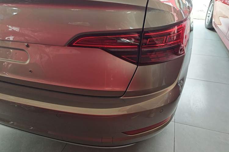 Used Volkswagen Sagitar 2021 200TSI DSG Comfort Connect Edition Right Rear Taillight