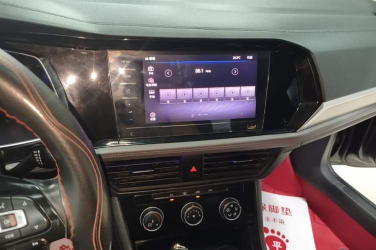 Used Volkswagen Sagitar 2021 280TSI DSG Comfort Connect Edition Audio And AC Panel