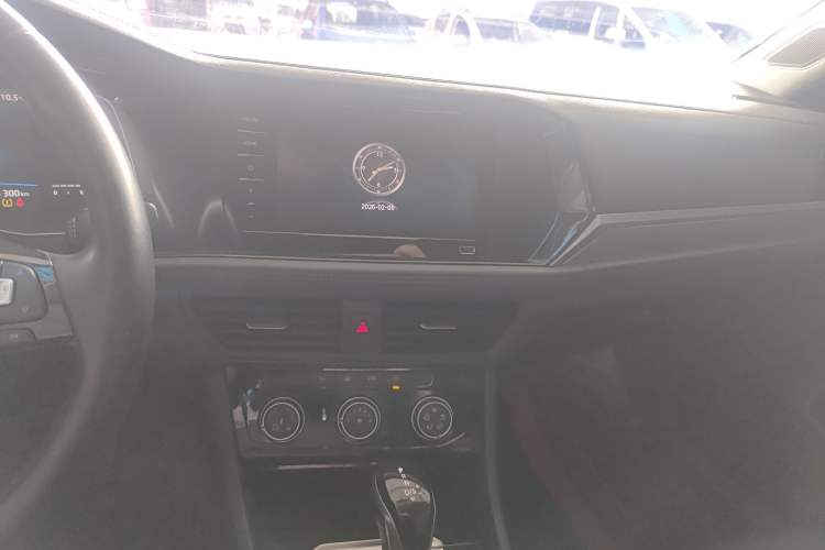 Used Volkswagen Sagitar 2021 280TSI DSG Excellence Edition Audio And AC Panel
