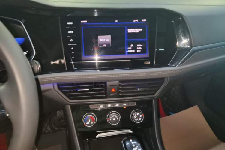 Used Volkswagen Sagitar 2021 280TSI DSG Comfort Connect Edition Audio And AC Panel