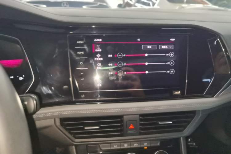 Used Volkswagen Sagitar 2021 200TSI DSG Comfort Connect Edition Audio And AC Panel