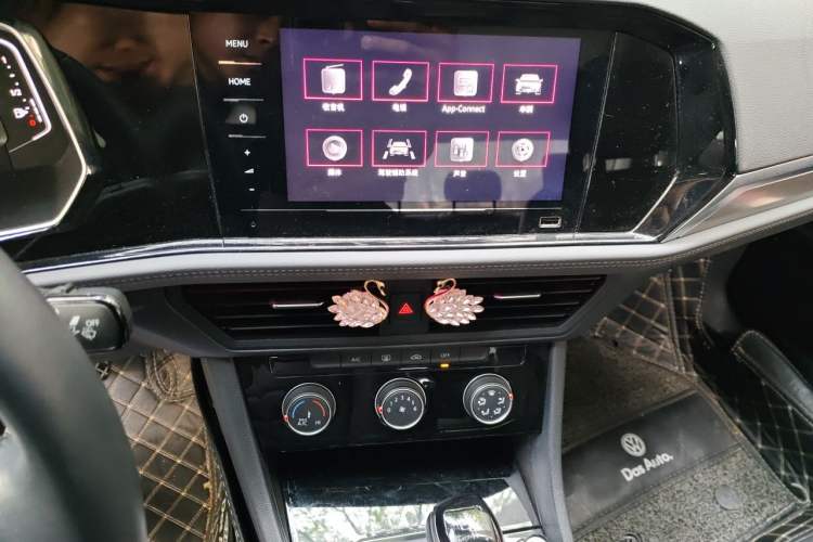 Used Volkswagen Sagitar 2021 200TSI DSG Excellence Edition Audio And AC Panel