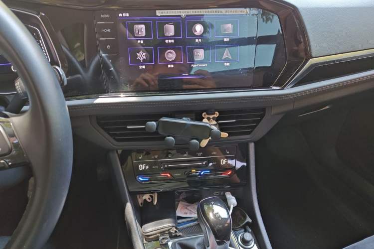 Used Volkswagen Sagitar 2021 280TSI DSG Excellence Edition Audio And AC Panel