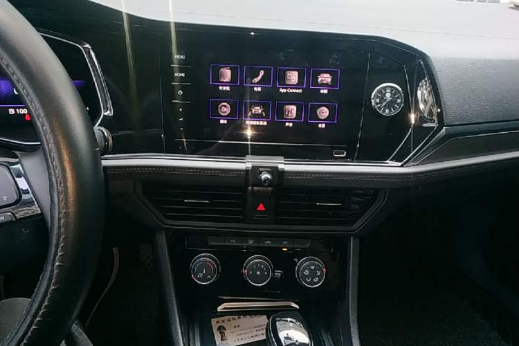 Used Volkswagen Sagitar 2021 280TSI DSG Excellence Edition Audio And AC Panel