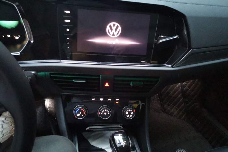 Used Volkswagen Sagitar 2021 280TSI DSG 30th Anniversary Edition Audio And AC Panel