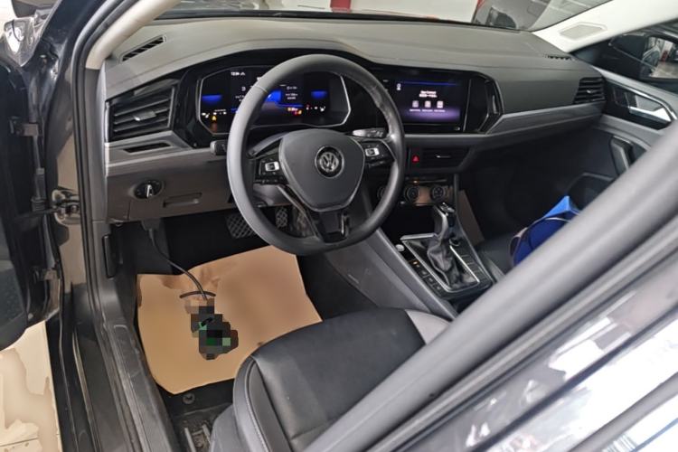 Used Volkswagen Sagitar 2021 200TSI DSG Excellence Edition Center Console