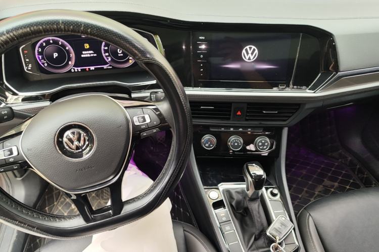 Used Volkswagen Sagitar 2021 280TSI DSG Comfort Connect Edition Center Console