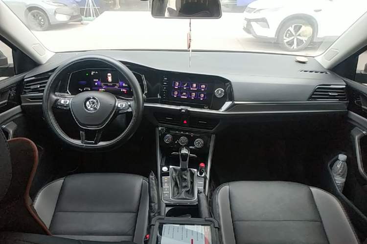 Used Volkswagen Sagitar 2021 280TSI DSG Excellence Edition Center Console