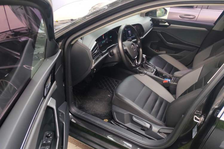 Used Volkswagen Sagitar 2021 280TSI DSG Excellence Edition Driver Seat
