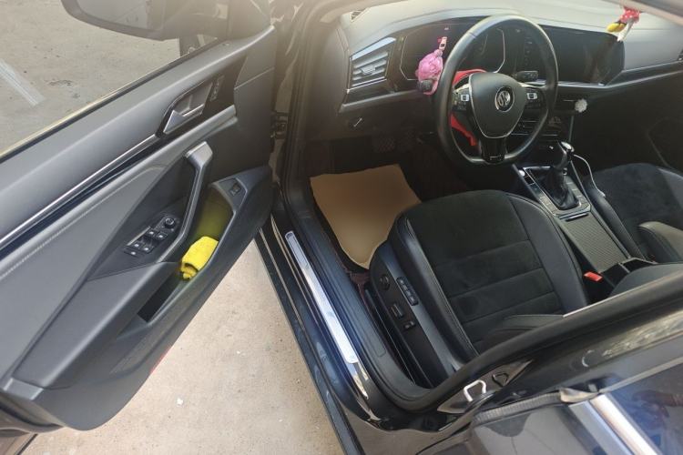 Used Volkswagen Sagitar 2021 280TSI DSG Excellence Edition Driver Seat
