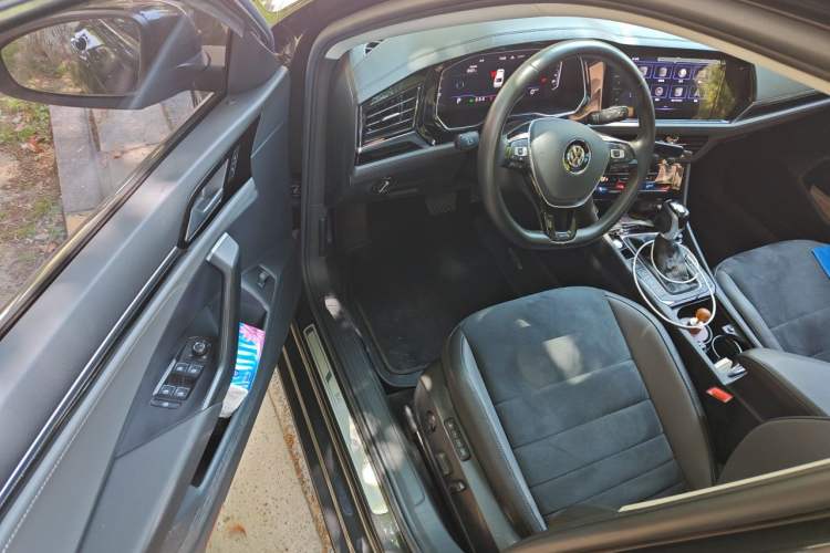 Used Volkswagen Sagitar 2021 280TSI DSG Excellence Edition Driver Seat