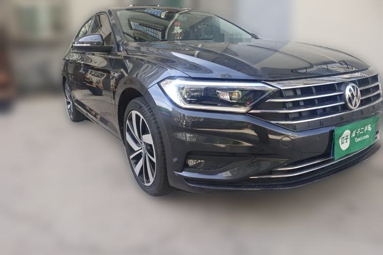 Used Volkswagen Sagitar 2021 280TSI DSG Excellence Edition Front Right 45 Deg