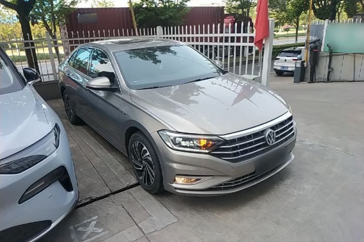 Used Volkswagen Sagitar 2021 280TSI DSG Excellence Edition Front Right 45 Deg