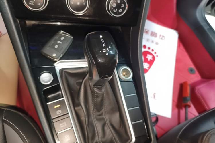 Used Volkswagen Sagitar 2021 280TSI DSG Comfort Connect Edition Gear Lever