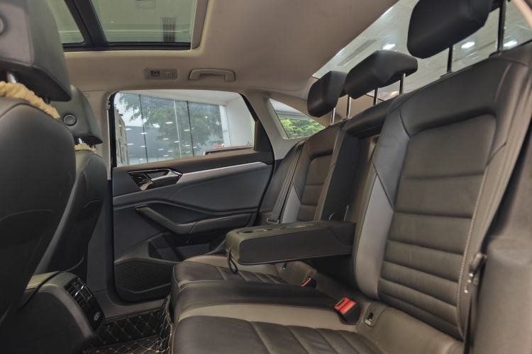 Used Volkswagen Sagitar 2021 200TSI DSG Excellence Edition Interior 3