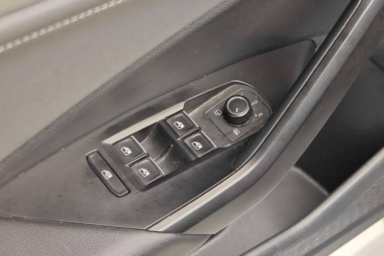 Used Volkswagen Sagitar 2021 200TSI DSG Excellence Edition Interior 8
