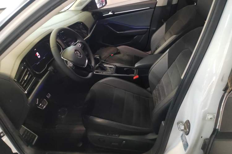 Used Volkswagen Sagitar 2021 280TSI DSG Luxury Smart Connectivity Edition Left Front Seat