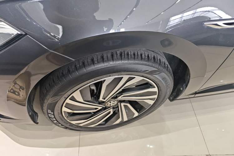 Used Volkswagen Sagitar 2021 200TSI DSG Excellence Edition Left Front Wheel Hub