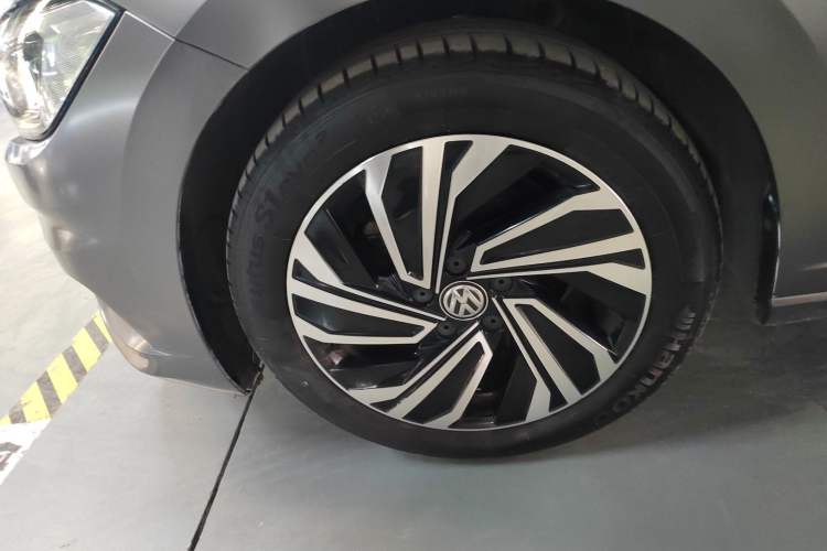 Used Volkswagen Sagitar 2021 280TSI DSG Luxury Smart Connectivity Edition Left Front Wheel Hub