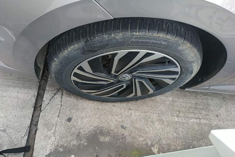 Used Volkswagen Sagitar 2021 280TSI DSG Excellence Edition Left Front Wheel Hub