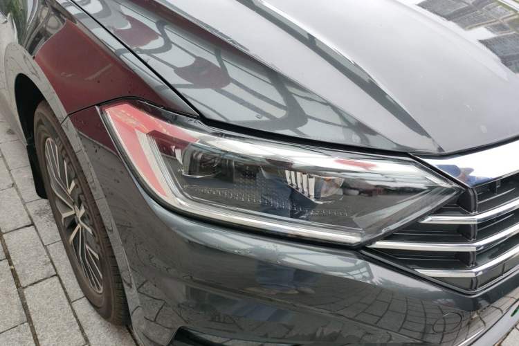 Used Volkswagen Sagitar 2021 200TSI DSG Comfort Connect Edition Right Front Headlight