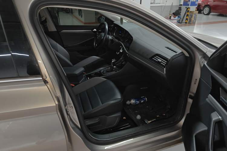 Used Volkswagen Sagitar 2021 280TSI DSG Excellence Edition Right Front Seat