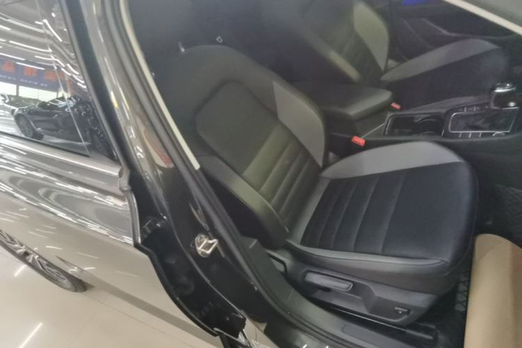 Used Volkswagen Sagitar 2021 280TSI DSG Comfort Connect Edition Right Front Seat