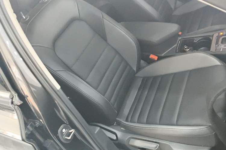 Used Volkswagen Sagitar 2021 200TSI DSG Comfort Connect Edition Right Front Seat