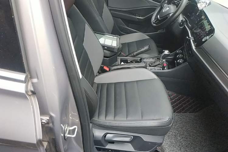 Used Volkswagen Sagitar 2021 280TSI DSG Excellence Edition Right Front Seat