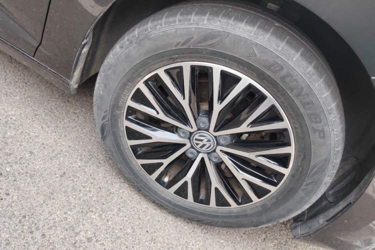 Used Volkswagen Sagitar 2021 280TSI DSG Excellence Edition Right Front Wheel Hub