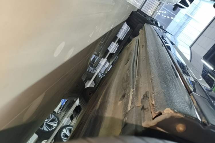 Used Volkswagen Sagitar 2021 280TSI DSG Comfort Connect Edition Right Side Sill