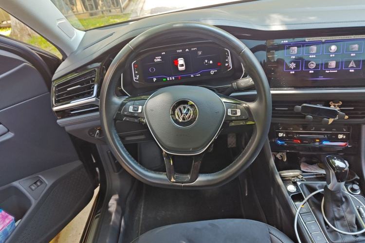 Used Volkswagen Sagitar 2021 280TSI DSG Excellence Edition Steering Wheel