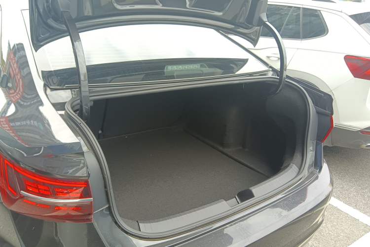 Used Volkswagen Sagitar 2021 280TSI DSG Excellence Edition Trunk
