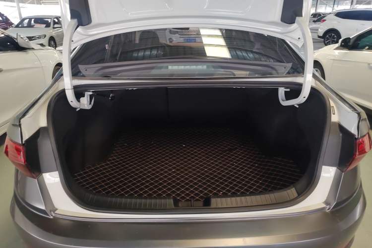 Used Volkswagen Sagitar 2021 280TSI DSG Luxury Smart Connectivity Edition Trunk