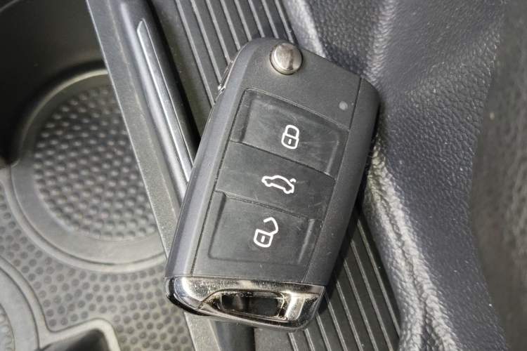 Used Volkswagen Sagitar 2021 280TSI DSG Comfort Connect Edition Vehicle Key