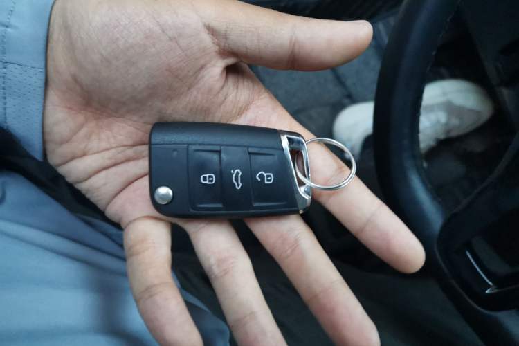 Used Volkswagen Sagitar 2021 280TSI DSG 30th Anniversary Edition Vehicle Key