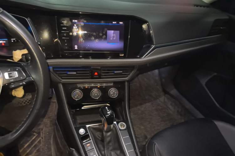 Used Volkswagen Sagitar 2021 280TSI DSG 30th Anniversary Edition Audio And AC Panel
